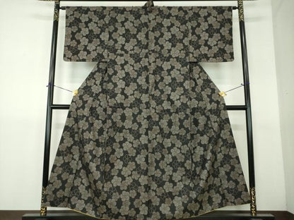 平和屋着物●本場大島紬　9マルキ　舞花文　ますいわ屋扱い　正絹　逸品　DABH9252ps
