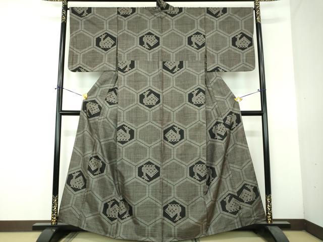 平和屋着物●本場大島紬　7マルキ　有栖川文様　正絹　逸品　DABH9254ps