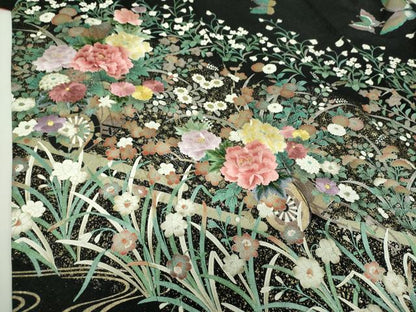 平和屋着物●英王室献上友禅作家　木下勝功　振袖　刺繍　舞蝶花車文　黒地　金銀彩　金通し地　正絹　逸品　DABH9504ps