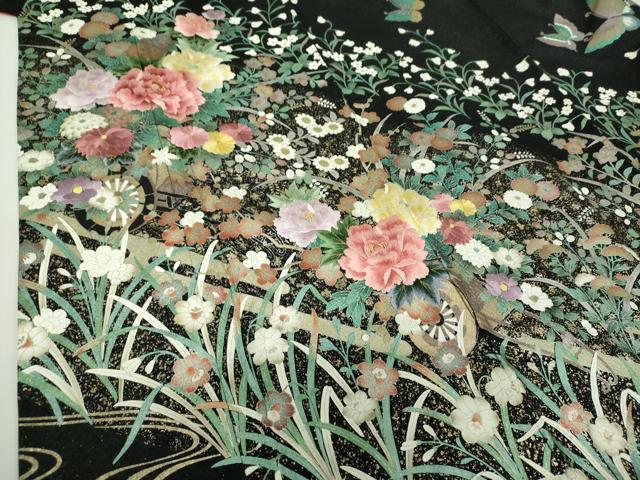 平和屋着物●英王室献上友禅作家　木下勝功　振袖　刺繍　舞蝶花車文　黒地　金銀彩　金通し地　正絹　逸品　DABH9504ps