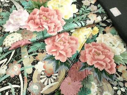 平和屋着物●英王室献上友禅作家　木下勝功　振袖　刺繍　舞蝶花車文　黒地　金銀彩　金通し地　正絹　逸品　DABH9504ps