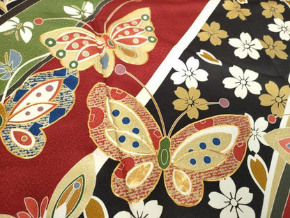 平和屋着物●豪華振袖　駒刺繍　舞蝶花文　金彩　正絹　逸品　DABH9874ps