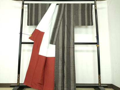 平和屋着物●本場大島紬　9マルキ　150亀甲　間道　正絹　逸品　未使用　DABH9907ps