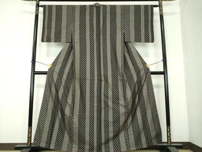 平和屋着物●本場大島紬　9マルキ　150亀甲　間道　正絹　逸品　未使用　DABH9907ps