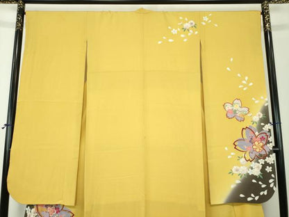 平和屋着物●豪華振袖　駒刺繍　舞桜　暈し染め　金彩　正絹　逸品　DABH9916ps