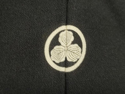 平和屋着物■豪華黒留袖　駒刺繍　孔雀文　暈し染め　金彩　正絹　逸品　DABI0915cd