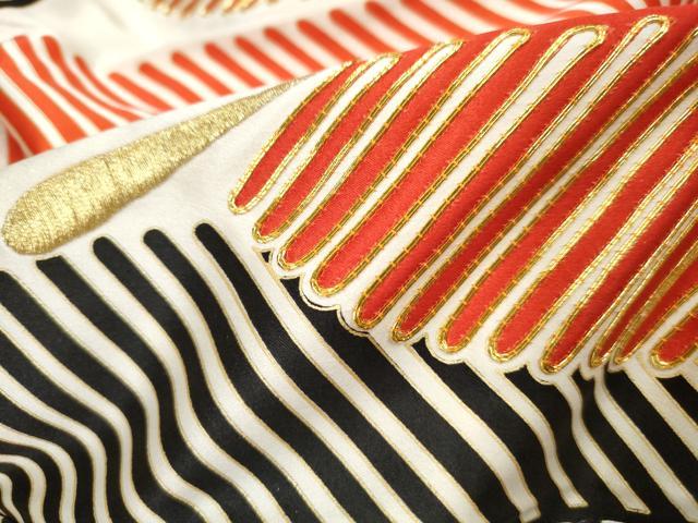 平和屋着物■豪華振袖　駒刺繍　若松葉文　金彩　正絹　逸品　DABI1710qa