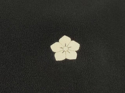 平和屋着物■豪華黒留袖　駒刺繍　束ね熨斗飛鶴花松文　暈し染め　金彩　正絹　逸品　DABI1739qa