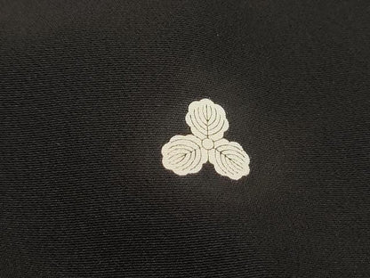 平和屋着物■豪華黒留袖　浜松群鶴文　金銀彩　正絹　逸品　DABI1761qa