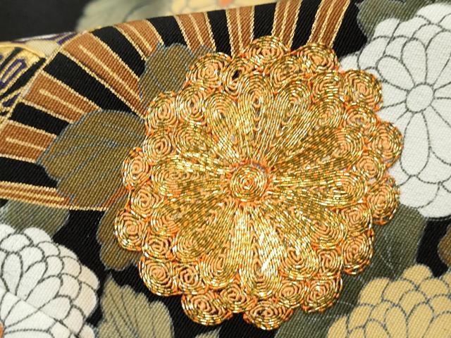 平和屋着物■豪華黒留袖　駒刺繍　扇面御所車花文　金彩　正絹　逸品　DABI1855qa