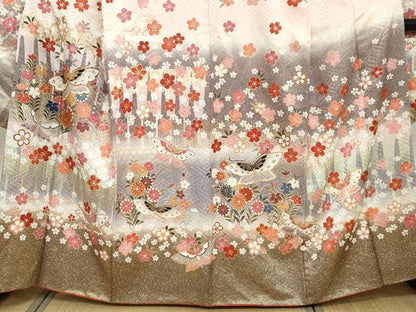 平和屋着物●豪華振袖　駒刺繍　花蝶文　暈し染め　金彩　正絹　逸品　DABI2031ud
