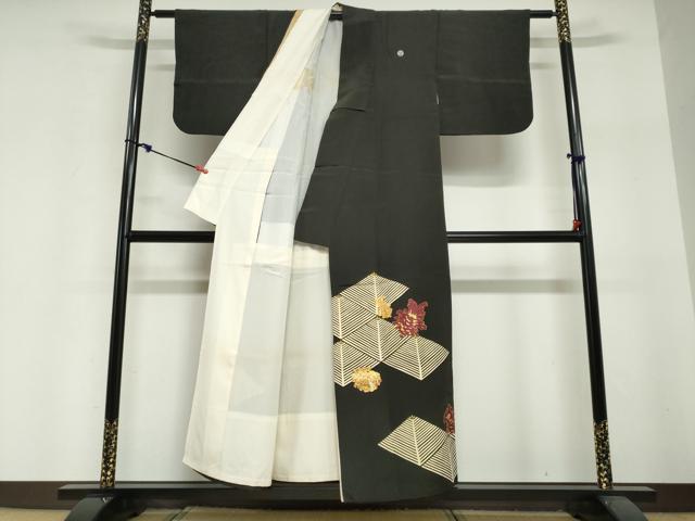 平和屋着物▼豪華黒留袖　駒刺繍　草花文　正絹　逸品　DABI2091ud