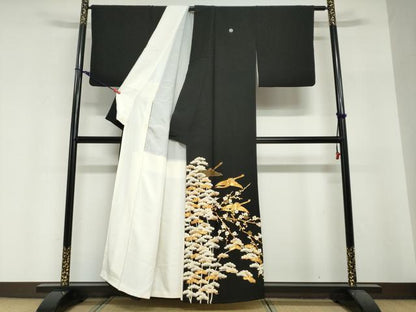 平和屋着物●豪華黒留袖　駒刺繍　飛鶴花文　金彩　正絹　逸品　DABI2093ud