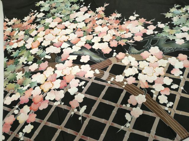 平和屋着物●豪華黒留袖　駒刺繍　流水草花籬文　金彩　無落款　正絹　逸品　DABI2097ud