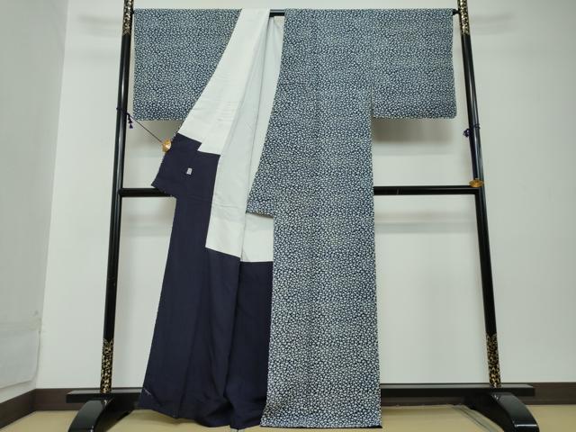 平和屋着物●藍造り国選定無形文化財　藍師・佐藤昭人　小紋　石畳文　藍香房　反端付き　正絹　逸品　DABI2289ud