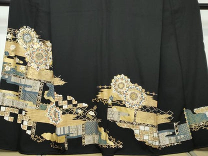 平和屋着物●豪華黒留袖　駒刺繍　鳥獣草花文　金彩　正絹　逸品　DABI2329ud