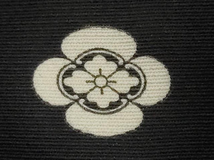 平和屋着物●豪華黒留袖　友禅　作家物　女人楽器花文　正絹　逸品　DABI2401ud