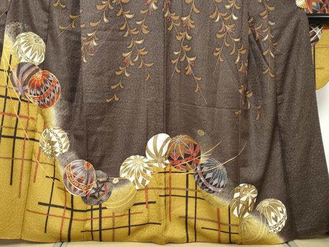 平和屋着物●豪華振袖　駒刺繍　手毬花文　暈し染め　金彩　金通し地　正絹　逸品　DABI2587ud