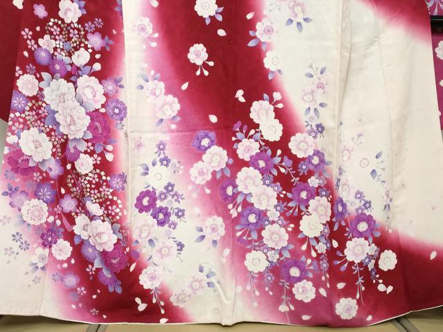 平和屋着物●豪華振袖　舞花文　暈し染め　銀彩　京都きもの友禅扱い　正絹　逸品　DABI2601ud