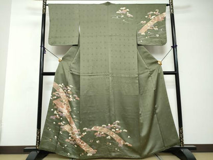平和屋着物●訪問着　駒刺繍　花蝶文　金彩　正絹　逸品　DABI2755ud