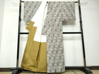 平和屋着物●上質な紬　琉球絣文様　正絹　逸品　DABI2790ud