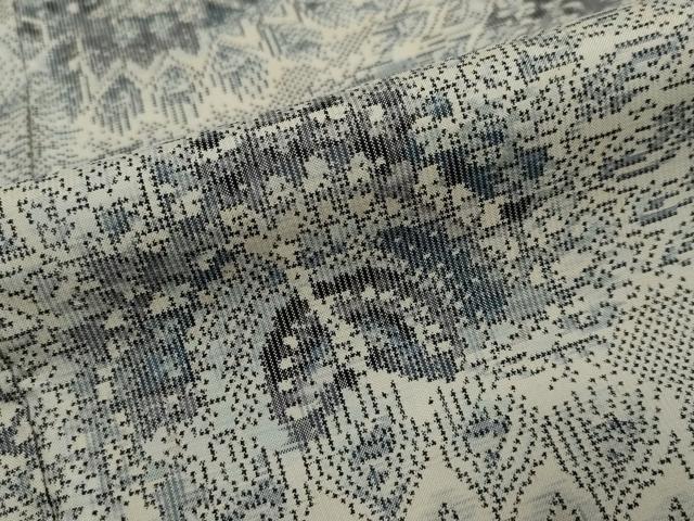 平和屋着物●本場大島紬　白大島　7マルキ　総絣　孔雀文　正絹　逸品　DABI2801ud