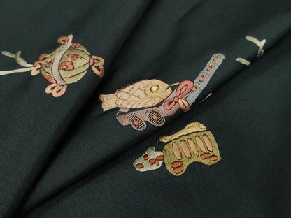 平和屋着物●本場縞大島紬　総刺繍　玩具文　金糸　正絹　逸品　DABI2826ud