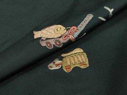 平和屋着物●本場縞大島紬　総刺繍　玩具文　金糸　正絹　逸品　DABI2826ud