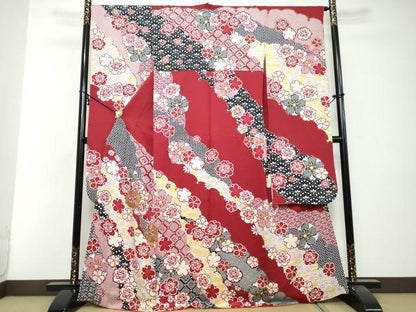 平和屋着物●豪華振袖　吉祥草花文　金銀彩　正絹　逸品　DABI2878ud