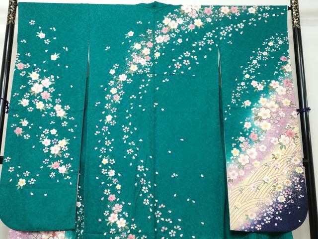 平和屋着物●豪華振袖　手毬草花文　暈し染め　金彩　金通し地　正絹　逸品　DABI2941ud