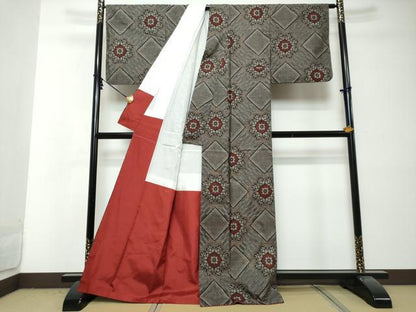 平和屋着物●本場大島紬　龍郷絣　花菱文　正絹　逸品　DABI2962ud