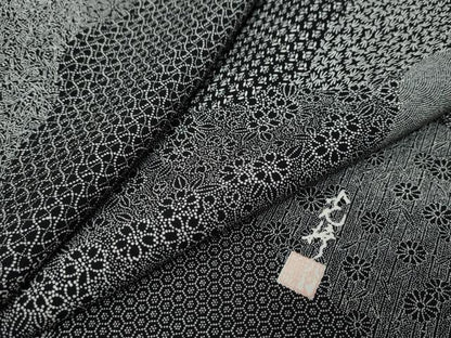 平和屋着物●伝統工芸師　服部光擴　江戸小紋　百柄　黒地　正絹　逸品　DABI2966ud