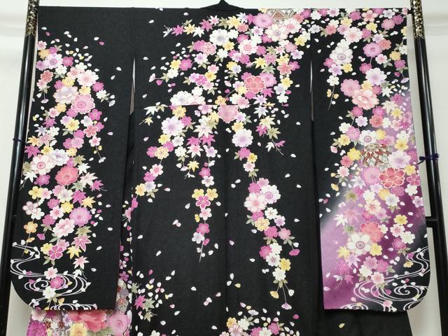 平和屋着物●豪華振袖　流水草花文　暈し染め　黒地　金彩　銀通し地　正絹　逸品　DABI2980ud