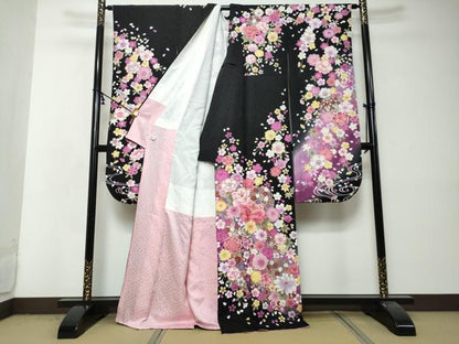 平和屋着物●豪華振袖　流水草花文　暈し染め　黒地　金彩　銀通し地　正絹　逸品　DABI2980ud
