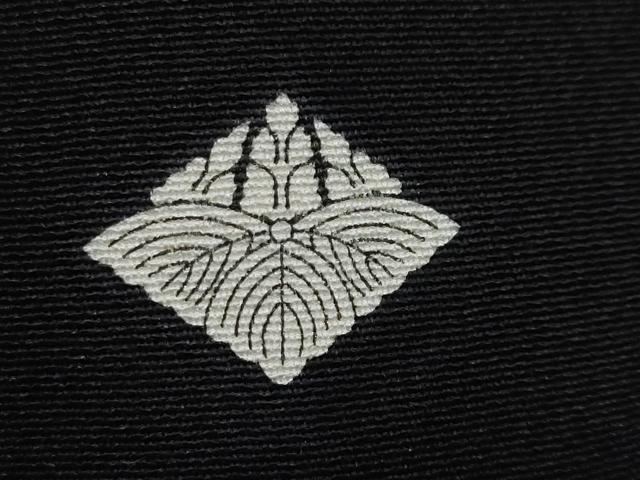 平和屋着物●豪華黒留袖　駒刺繍　地紙飛鶴花文　金彩　正絹　逸品　DABI2998ud