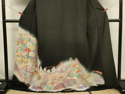 平和屋着物■豪華黒留袖　駒刺繍　草花文　牡丹　暈し染め　正絹　逸品　DABI3673ya