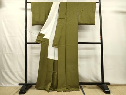 平和屋着物■上質な色無地　霞地紋　苔色　正絹　逸品　DABI3832ya