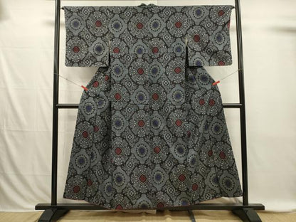 平和屋着物■本場大島紬　割り込み絣　正倉院花文　正絹　逸品　DABI3869ya