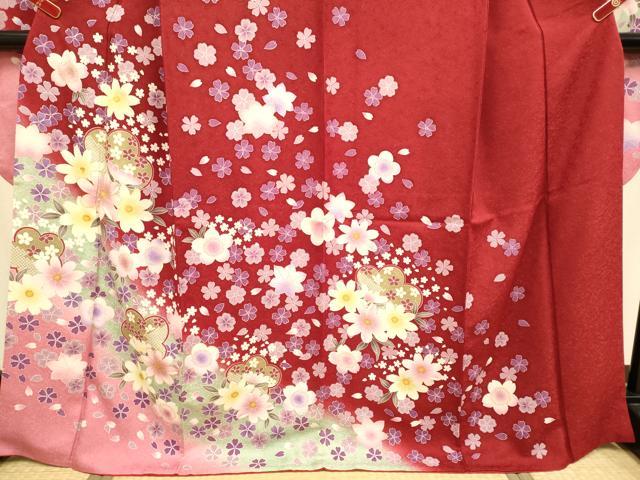 平和屋着物●豪華振袖　舞花文　暈し染め　金彩　金通し地　正絹　逸品　DABI4337du