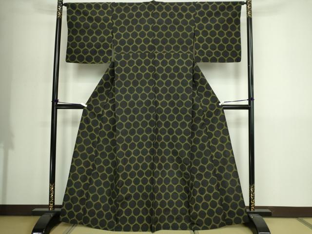 平和屋着物▽上質な紬　単衣　丸文　黒地　正絹　逸品　DABI4657sf