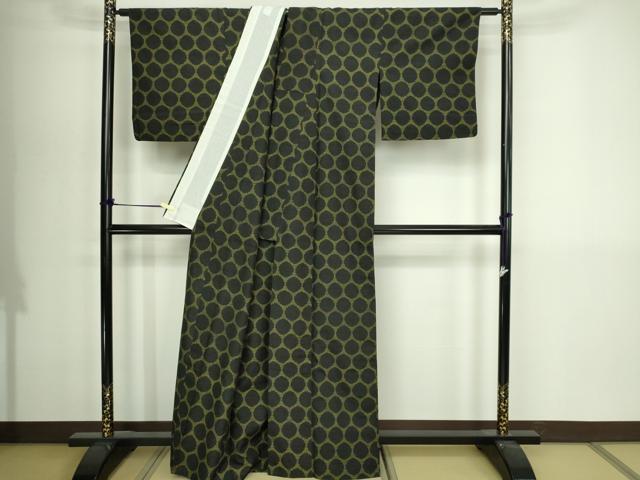 平和屋着物▽上質な紬　単衣　丸文　黒地　正絹　逸品　DABI4657sf