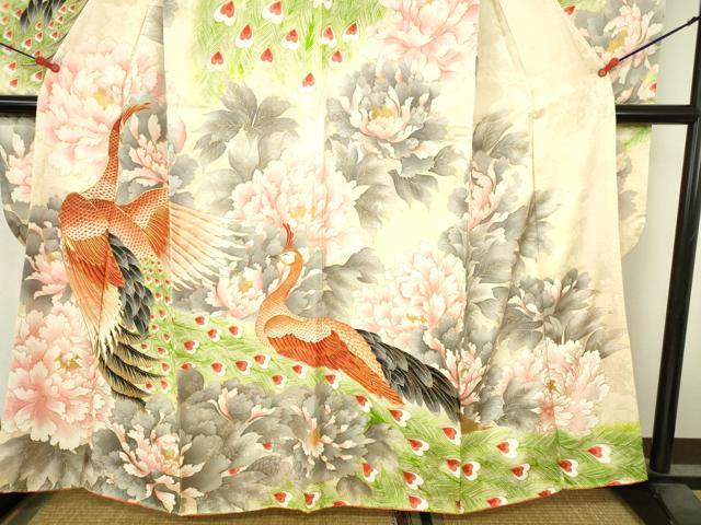 平和屋着物▼豪華振袖　駒刺繍　孔雀花文　暈し染め　金彩　正絹　逸品　DABI5161op