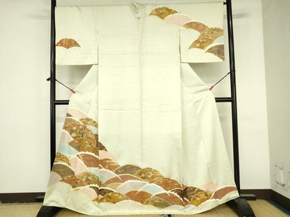 平和屋着物●訪問着　駒刺繍　御所車雪輪花松文　金彩　正絹　逸品　DABI5195op