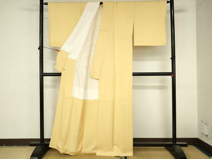 平和屋着物●本加賀友禅作家　梶山伸監修　色無地　風景花地紋　卵色　さが美扱い　正絹　逸品　未使用　DABI5216op