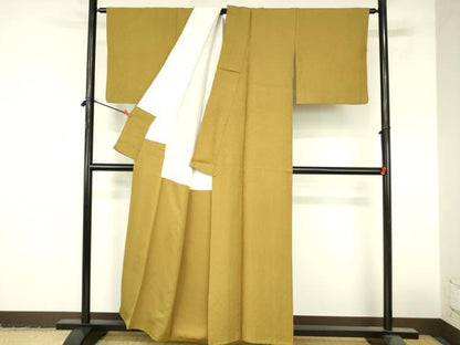 平和屋着物●上質な色無地　霞地紋　山吹茶色　正絹　逸品　DABI5217op