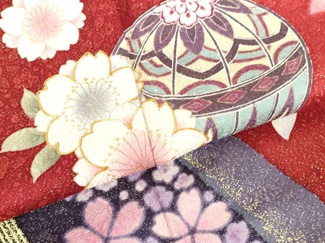 平和屋着物●豪華振袖　駒刺繍　舞桜　花鞠文　暈し染め　金彩　金通し地　正絹　逸品　DABI5245op