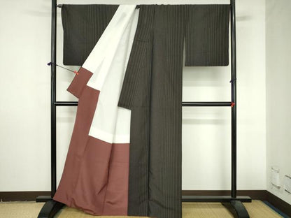 平和屋着物●上質なお召　間道　黒地　正絹　逸品　DABI5261op