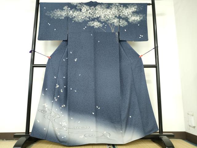 平和屋着物●訪問着　駒刺繍　流水舞桜文　暈し染め　銀彩　正絹　逸品　DABI5286op