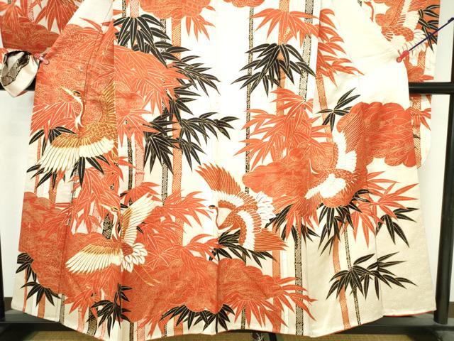 平和屋着物▼豪華振袖　駒刺繍　笹竹飛鶴花文　金彩　金通し地　正絹　逸品　DABI5325op