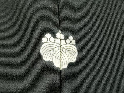 平和屋着物▼豪華黒留袖　刺繍　枝葉に尾長鳥　暈し染め　金銀糸　正絹　逸品　DABI5352op